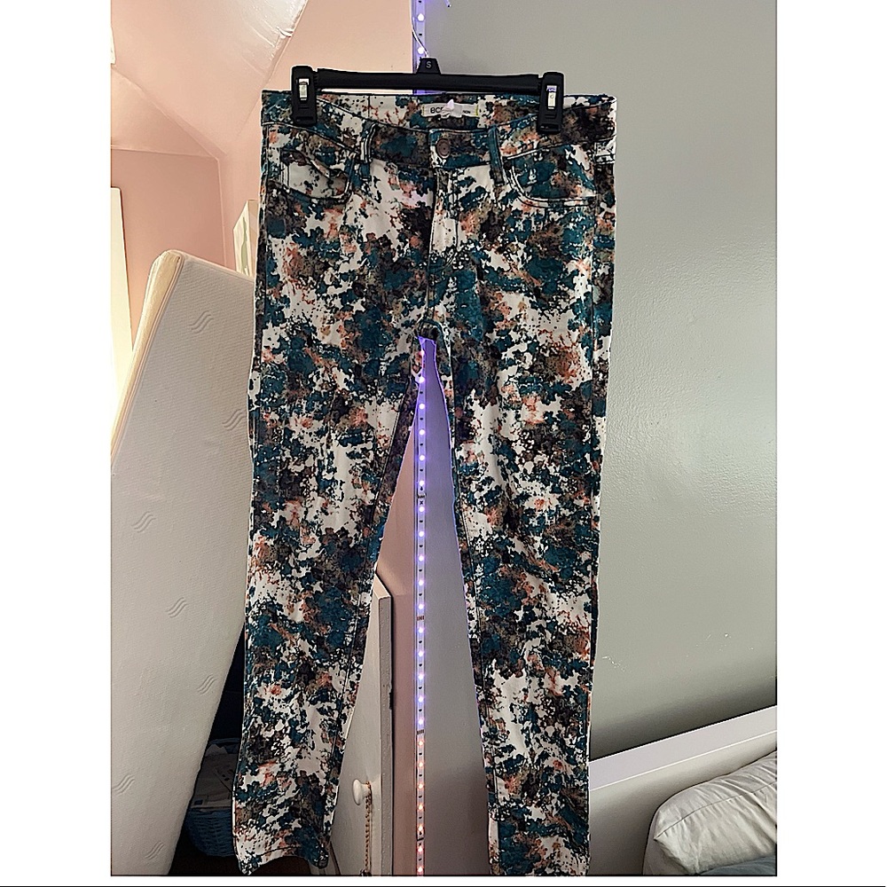 BCBGeneration colorful jeans! Gently worn but in great condition! 🤍